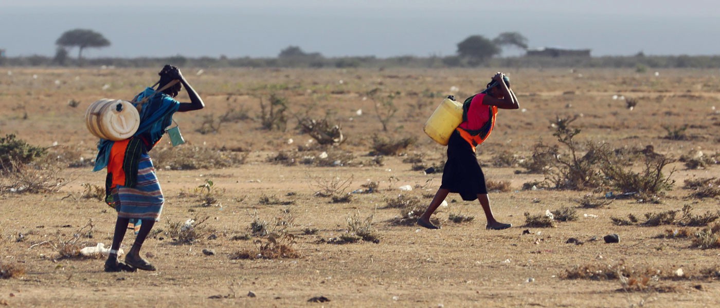 ケニア子供達, 水を汲むために学校に行けないです | ワールドビジョン